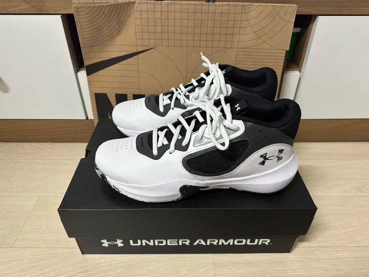 【雷市場（ポンジャン）商品韓国直送】UNDER ARMOUR(アンダーアーマー) ロックダウン 6 バスケットシューズ 270