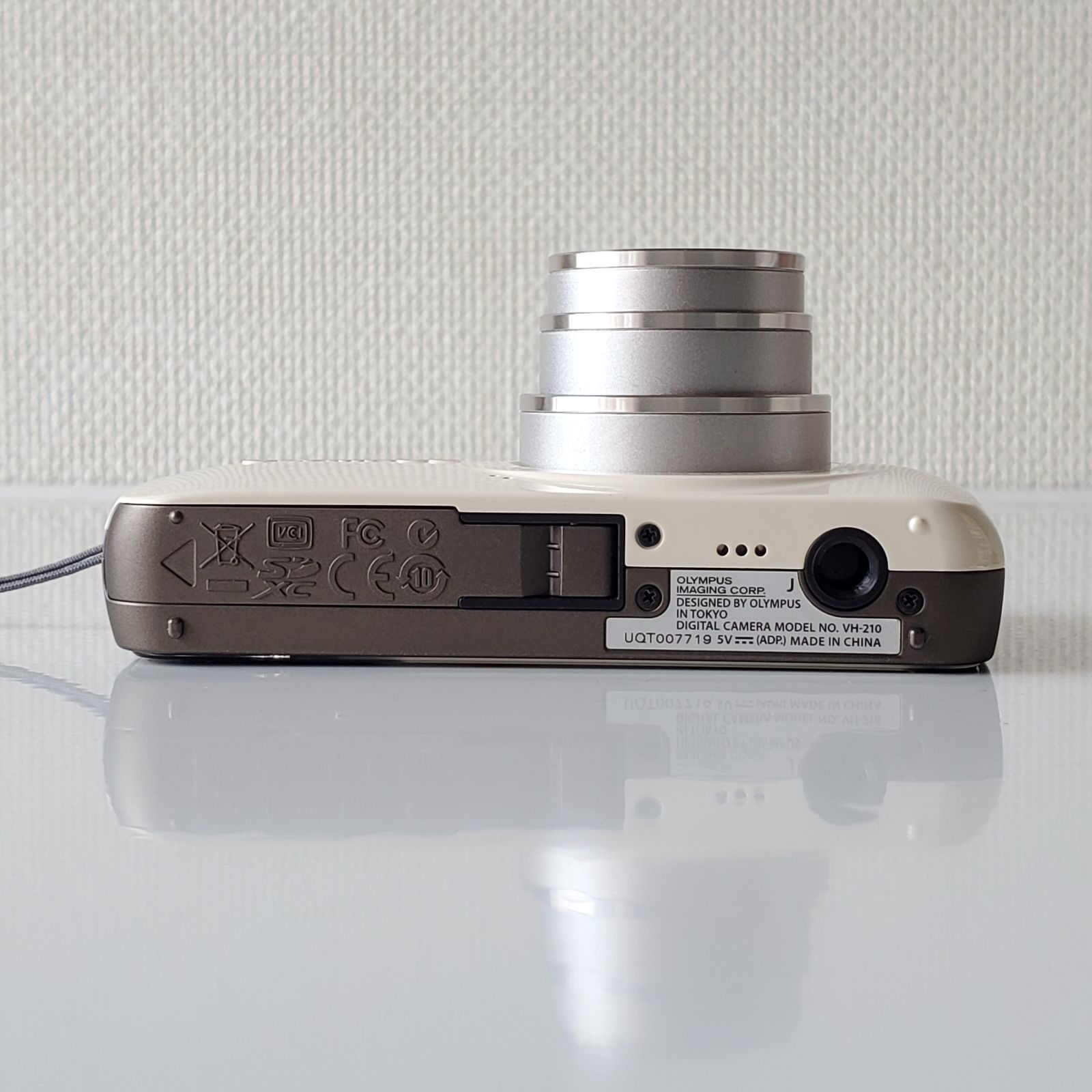 カメラ OLYMPUS オリンパス VH-210 デジタルカメラ 充電ケーブル付き