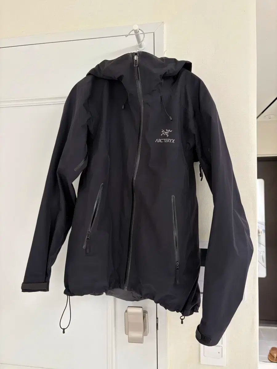 ARC TERYX アークテリクス ベータ LT ジャケット ウーマン ブラック s