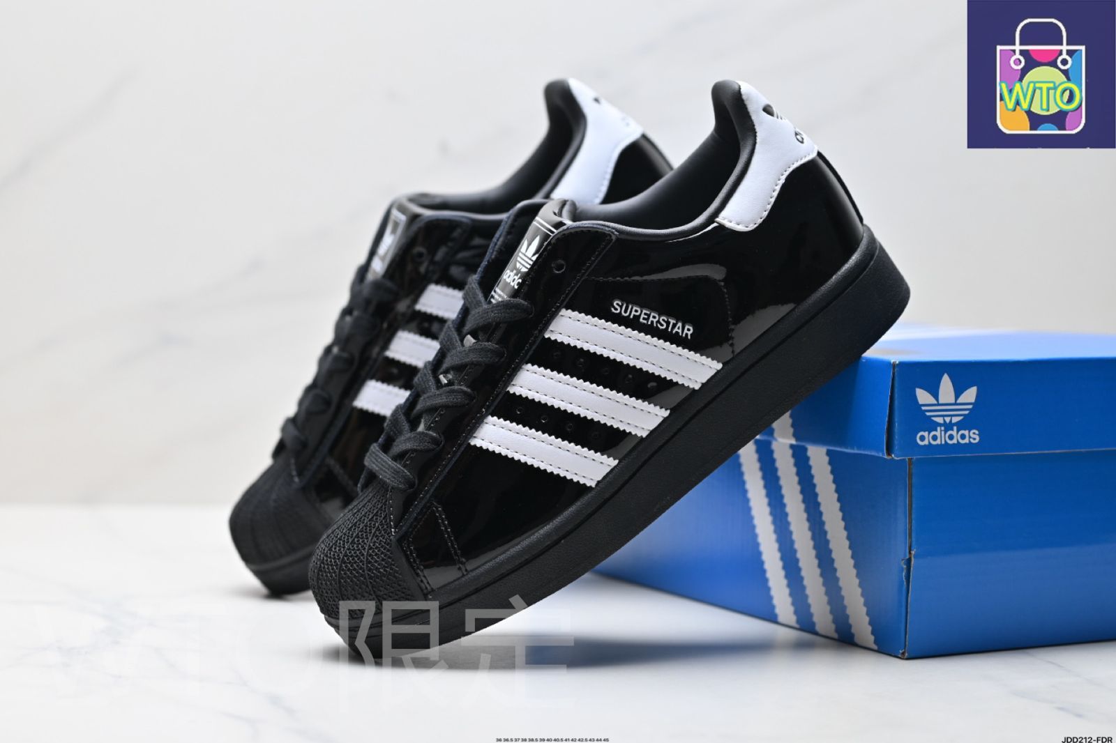 アディダスオリジナルス