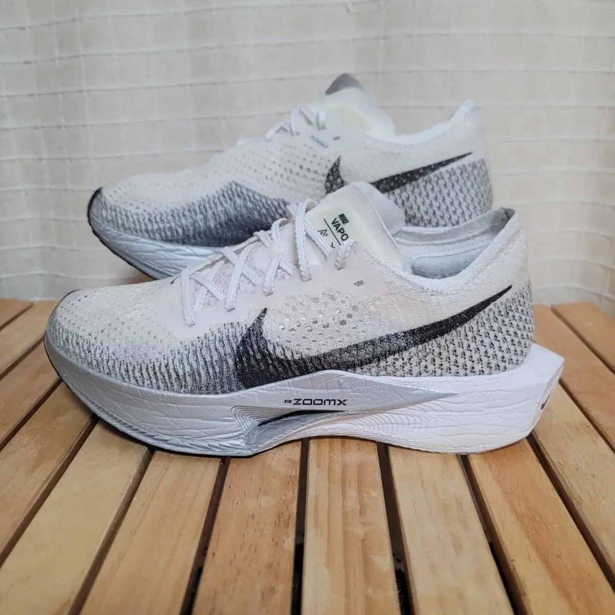 最終値下げ【新品未使用】ナイキズームX ヴェイパーフライネクト％2 25.5 Amazon.co.jp: NIKE ナイキ トップランナー用 ランニング