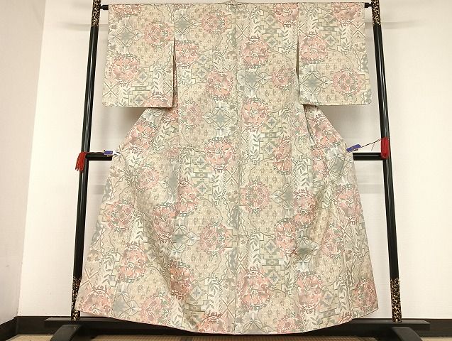 平和屋着物●本場大島紬　鳥獣丸文　正絹　逸品　AAAU4263np 平和屋着物○本場大島紬 鳥獣丸文 正絹 逸品 AAAU4263np - メルカリ