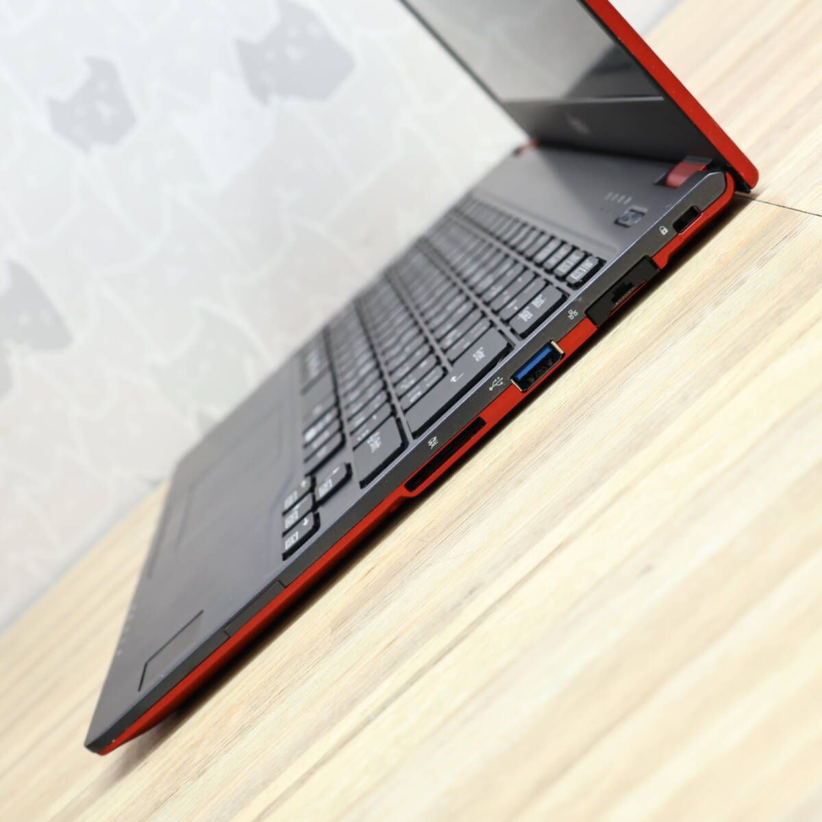 ☆美品 SSD128GB☆FMV LIFEBOOK C0700B Webカメラ Bluetooth 高解像度