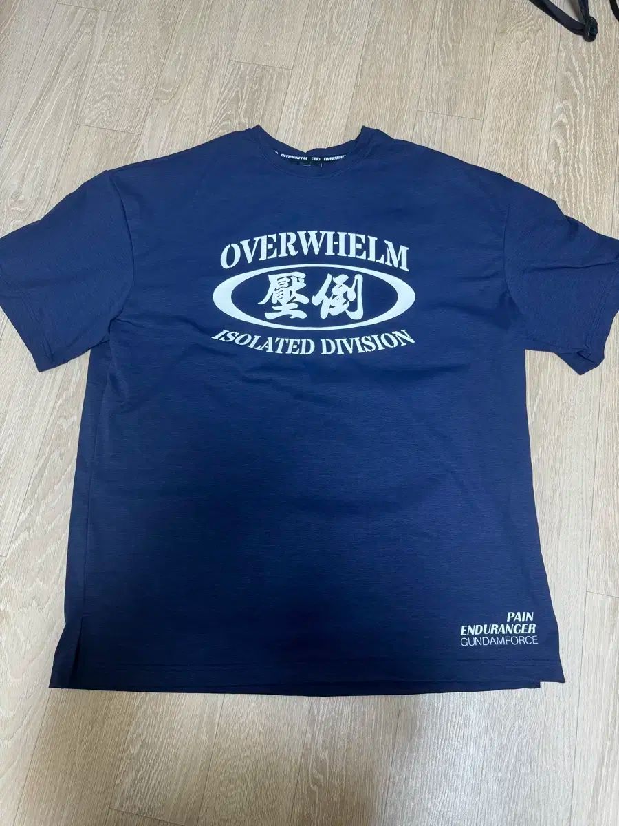 M 圧倒する ビッグロゴ ネイビー サイズ 販売