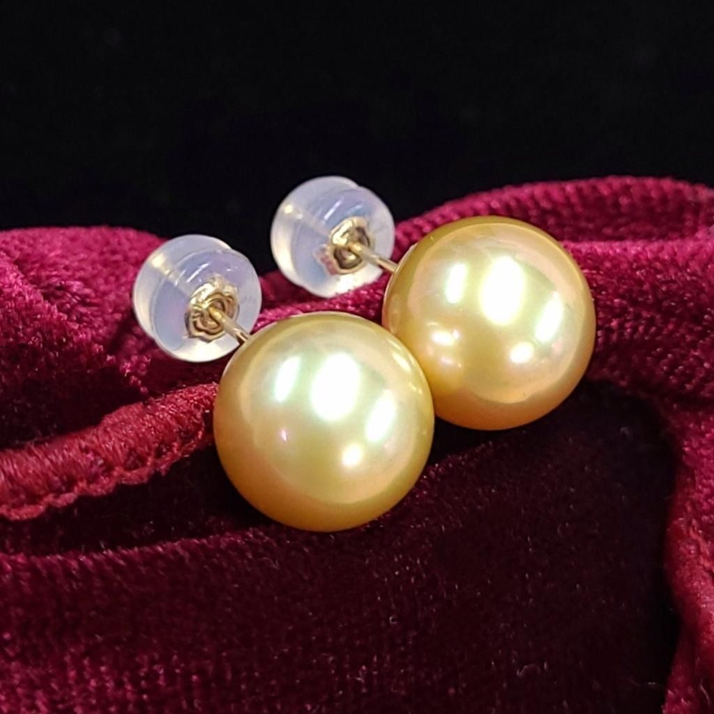 南洋 ゴールデンパール 9mmUP K18 yg 真珠 ピアス 南洋 ゴールデンパール 9mmUP K18 yg 真珠 ピアス - メルカリ