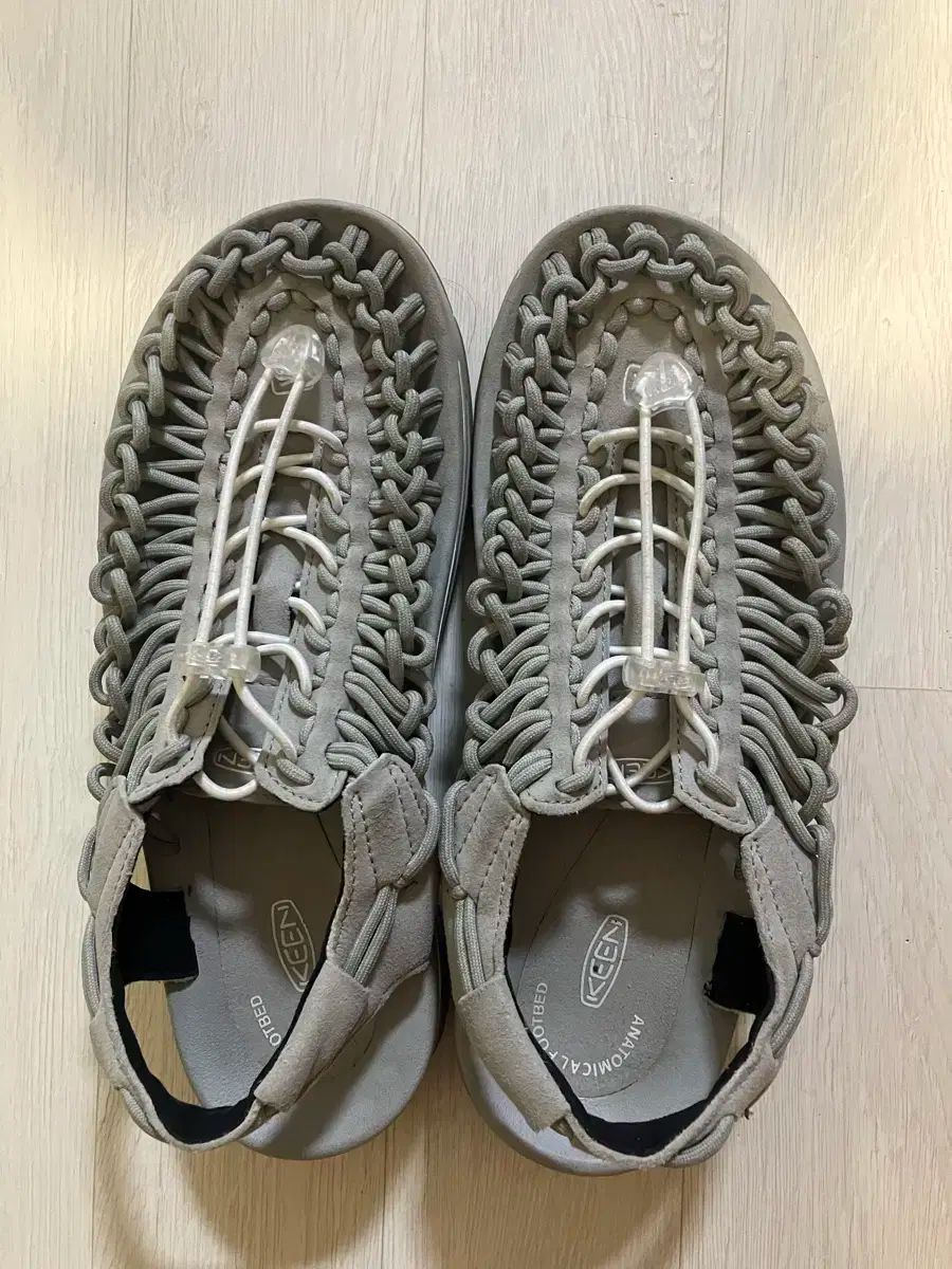 KEEN キーン ユニーク サンダル グレー 250