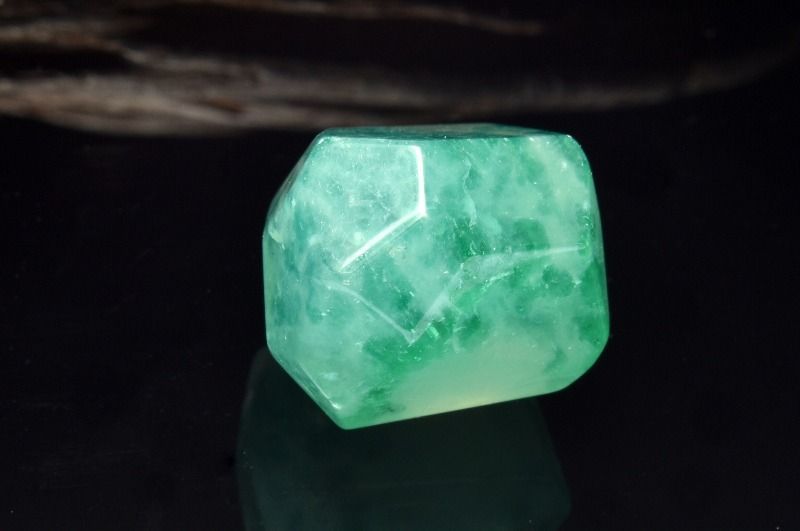 １点物 AAA 原石風 エメラルド 19x18mm ルース パワーストーン 天然石 _PC6458