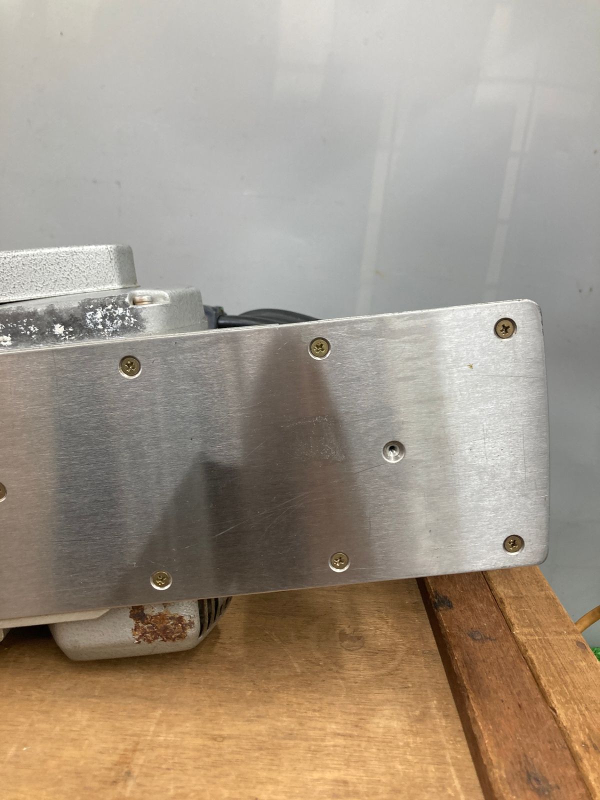 【WH-528】中古品 makita マキタ 2スピード 電動 カンナ 1804A 136mm 木箱付 研削 研磨機 中古品0922☆makita(マキタ) 2スピードカンナ 1804N