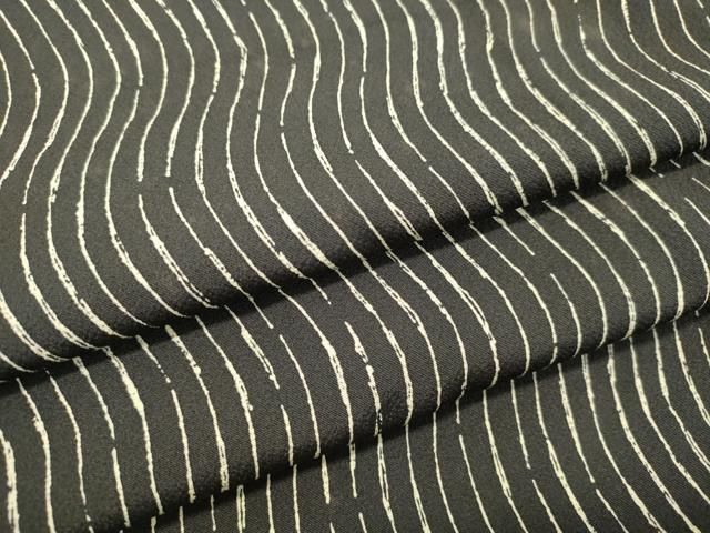 平和屋着物○ファッションデザイナー 花井幸子 小紋 流水文 黒地 正絹  