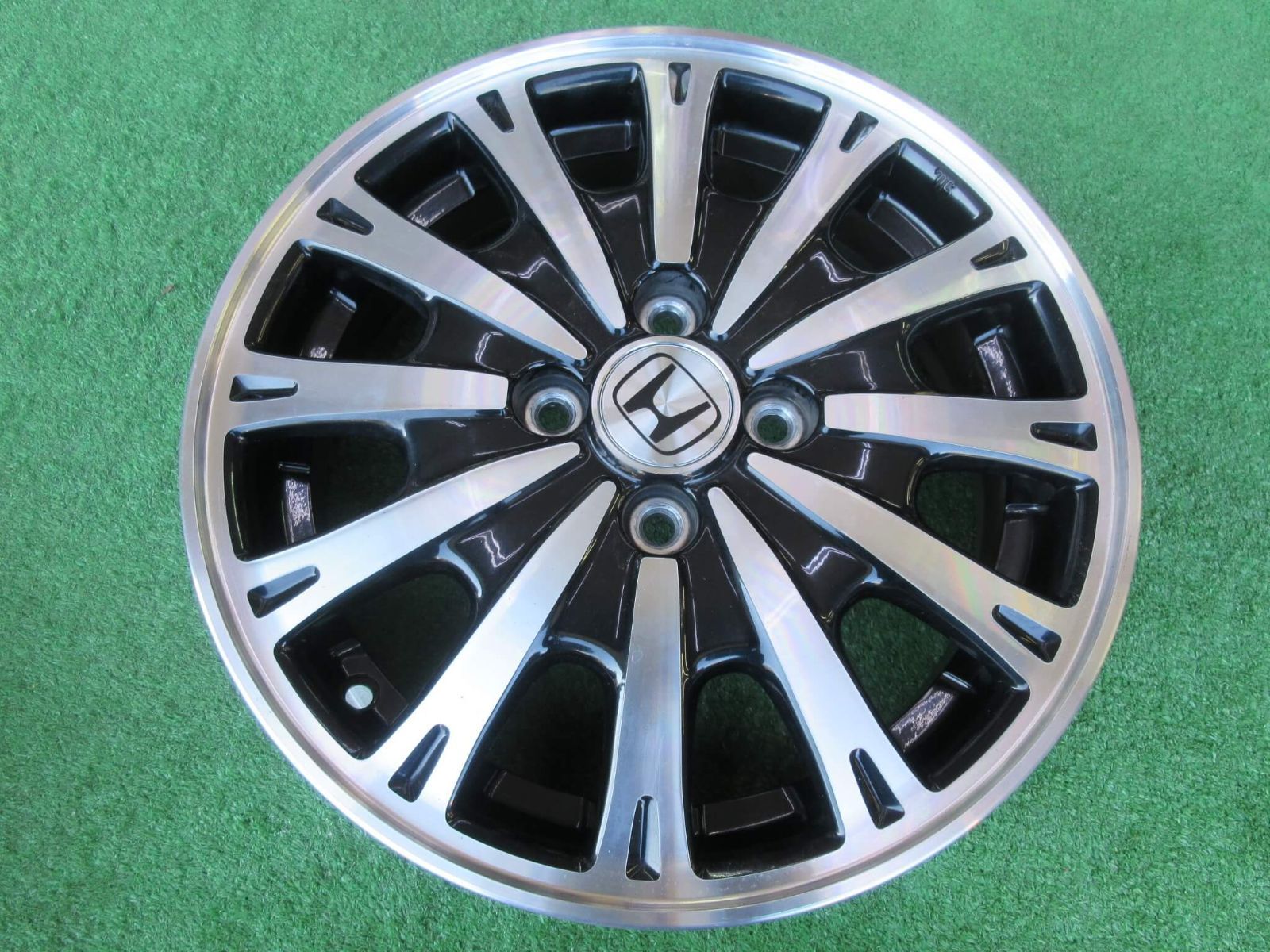 ホンダ N-BOXカスタム純正ホイール入荷！ 4.5J-15 4H100 +45