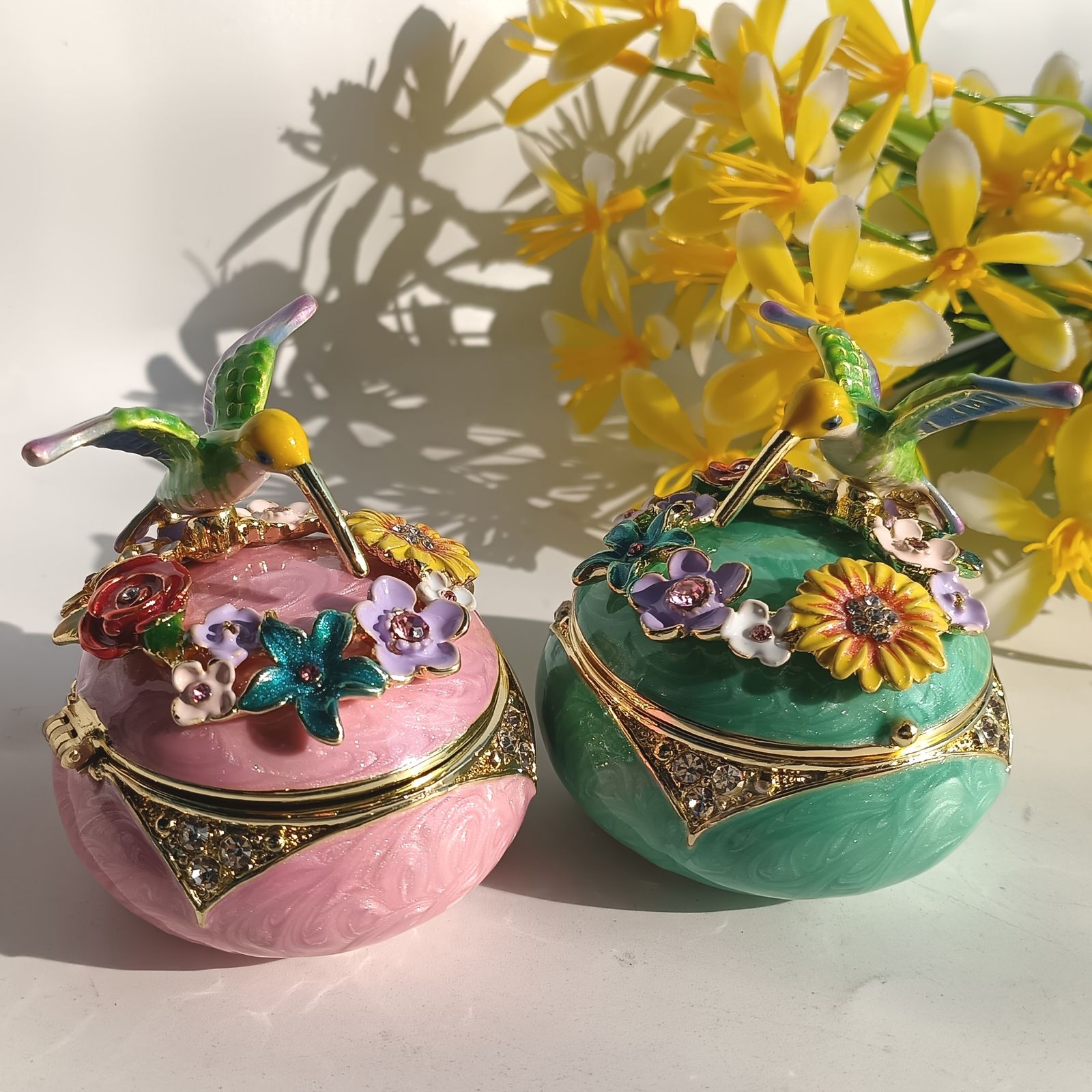 エナメル合金ハンドクラフト、丸いハチドリボックス、小さなアクセサリー、収納と装飾のオーナメント、誕生日とバレンタインデーのギフト