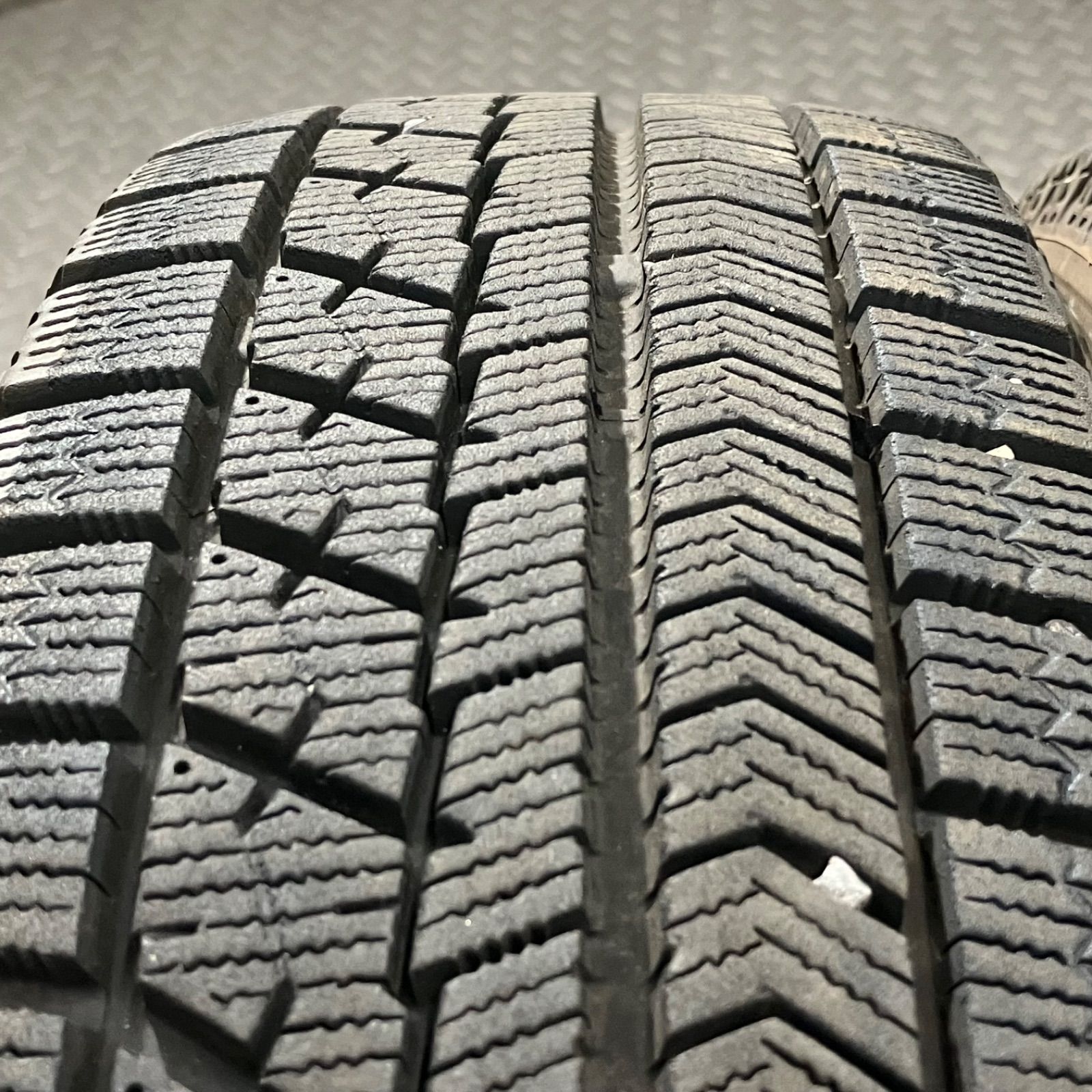 スタッドレスタイヤ