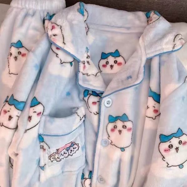 ちいかわ - ちいかわ　ハチワレ　ベロアパジャマ　上下セット　ルームウェア　レディース　L ハチワレ パジャマ ちいかわ 可愛い 前開き レディース ルーム