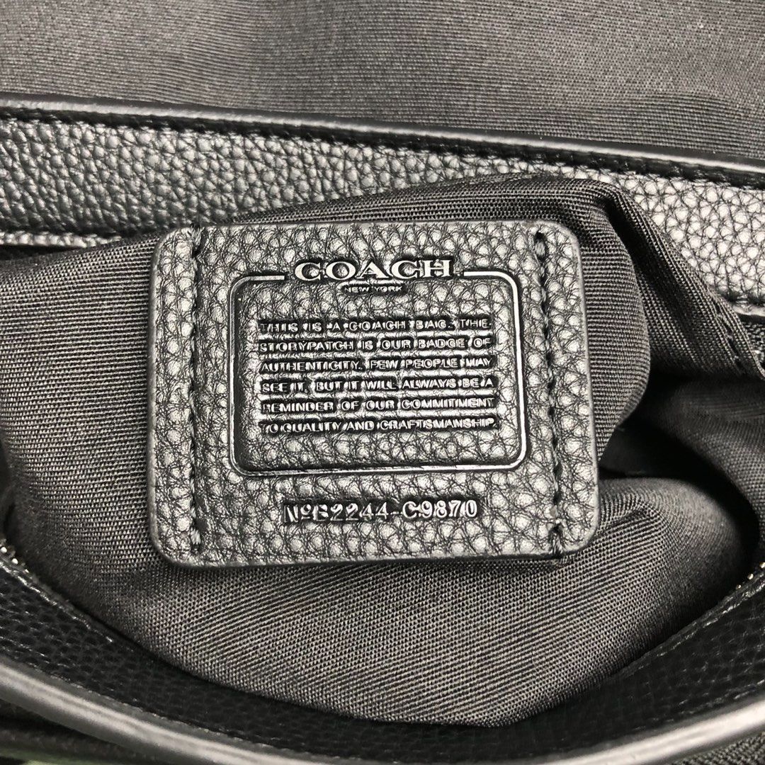 新品 COACHショルダーバッグ サリバン クロスボディ シグネチャー  