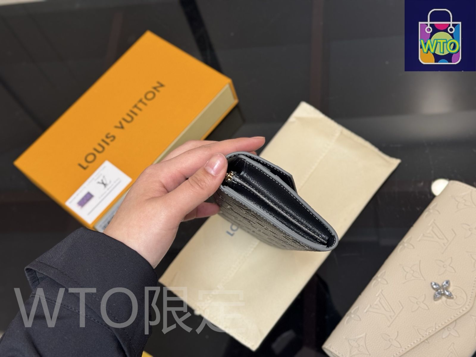 Louis Vuitton 国内買付 LV ヴェルティカル ウォレット compact 箱付き】 ルイヴィトン LV ヴェルティカル ウォレット