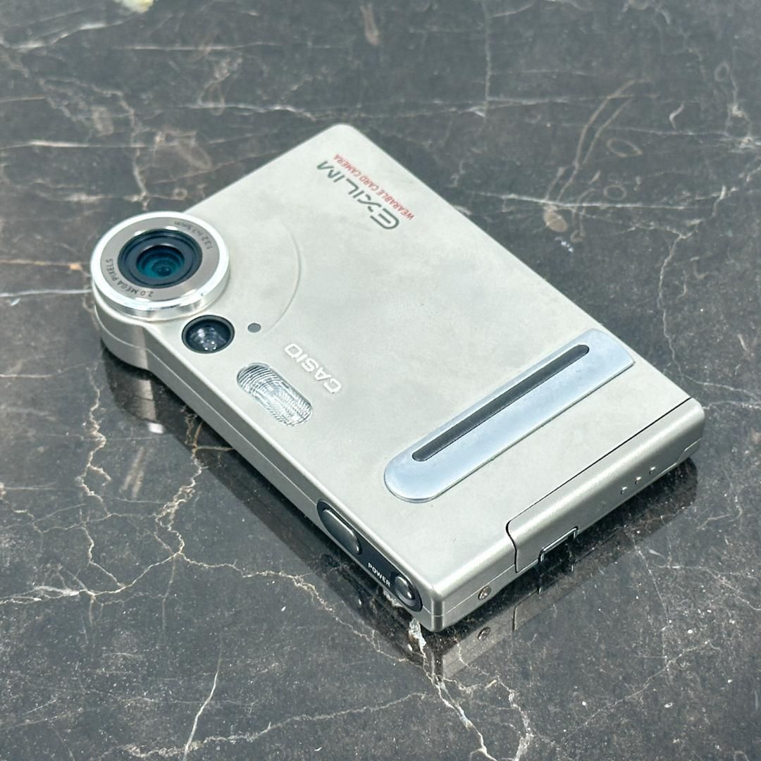 レトロ⭕️【動作oK!】CASIO EXILIM CARD EX-S2 シルバー レトロ感⭕️【動作確認済】CASIO EXILIM CARD EX-S2 シルバー