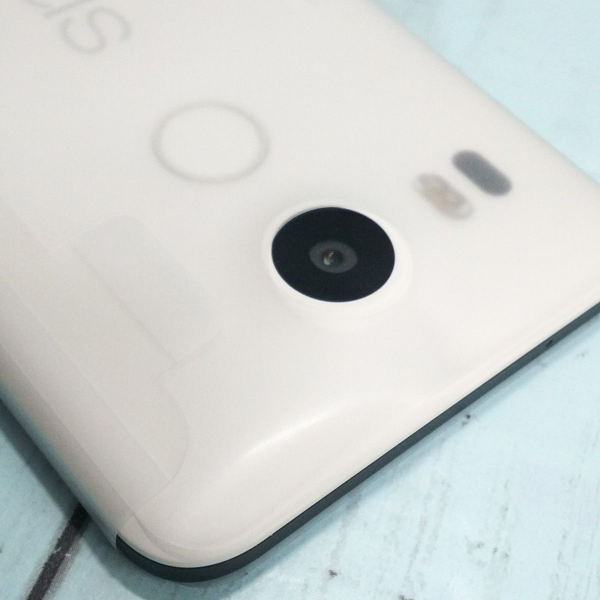 docomo Nexus5X 32GB QUARTZ LG-H791 本体 白ロム SIMロック解除済み SIMフリー ほぼ新品 338954 -  メルカリ