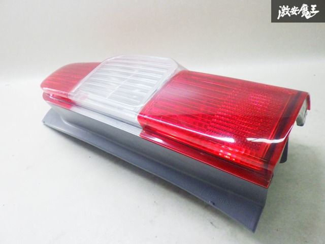 トヨタ 純正 NCP165 プロボックス テールライト テールランプ