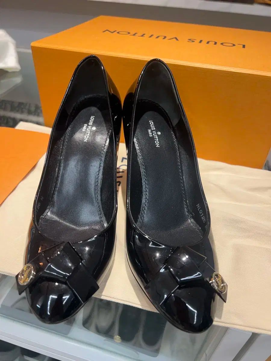 フィアンセ パンプス
