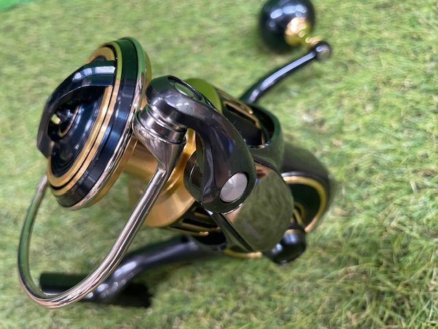Daiwa SALTIGA 8000-P スピニングリール ダイワ ソルティガ 8000-P