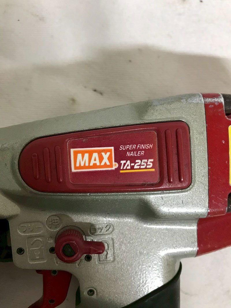 【北見市発】マックス MAX スーパーフィニッシュネイラ TA-255/F55MO 赤 釘打ち機 エア工具 (D6378axwYM) 北見市発】マックス MAX スーパーフィニッシュネイラ TA-255/F55MO 赤