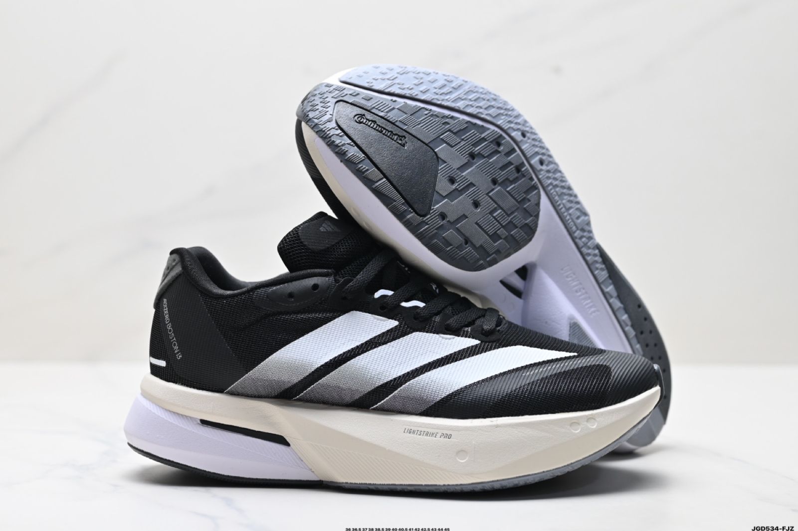 ランニングシューズ