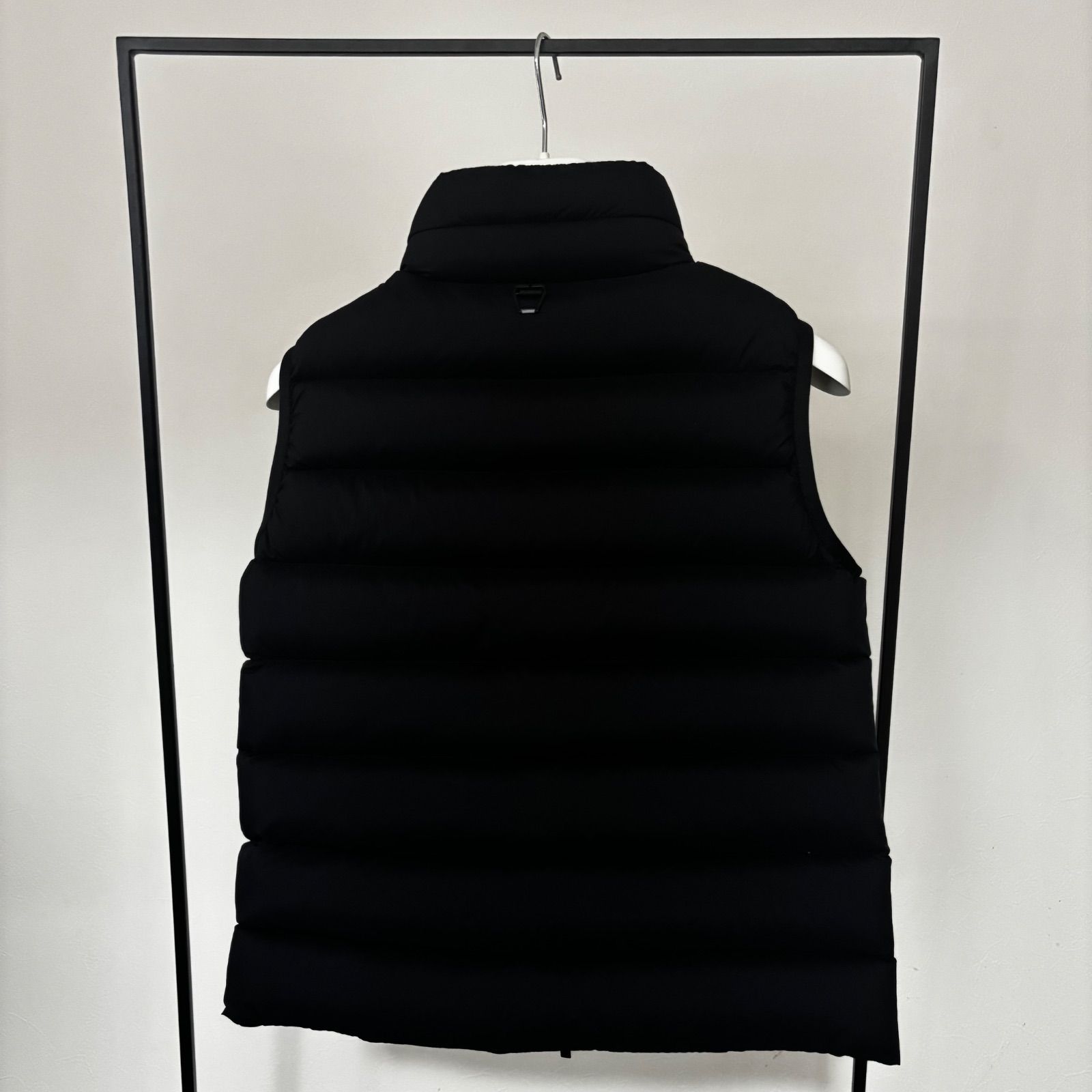 MONCLER AGNEAUX ダウンベスト ブラック サイズ１ 美品 中古・古着通販】MONCLER (モンクレール) AGNEAUX/ダウンベスト