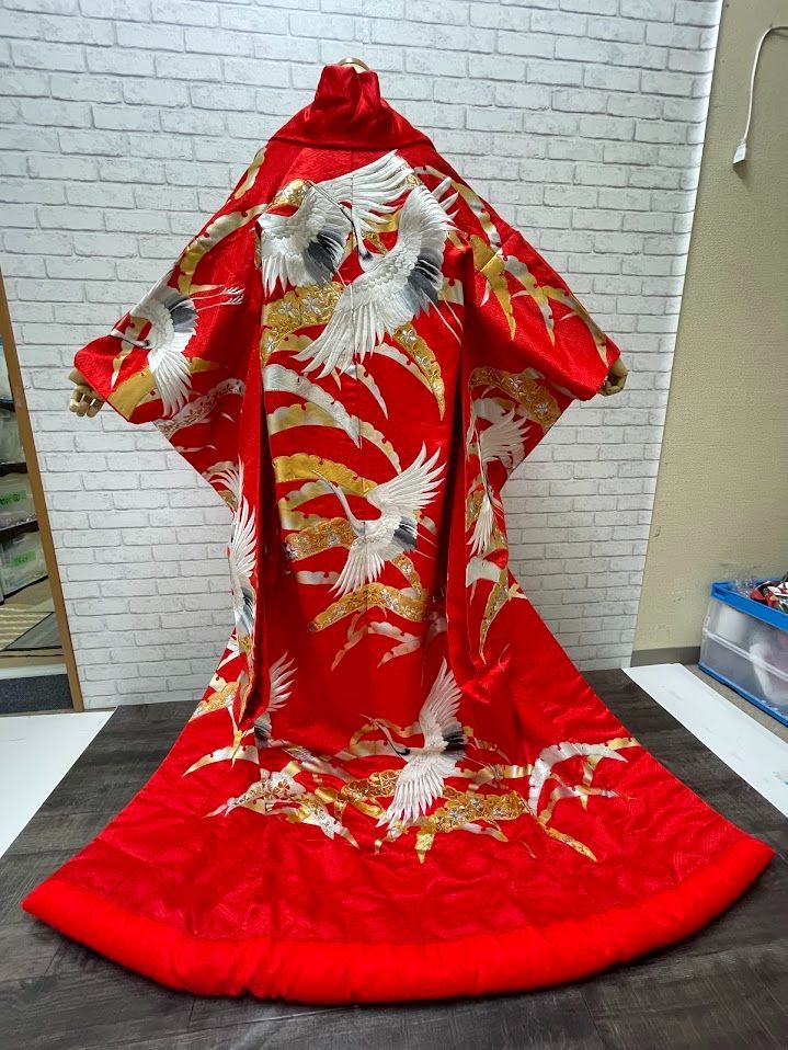 赤色 鶴刺繍 色打掛 着物 色打掛赤い鶴刺繍着物
