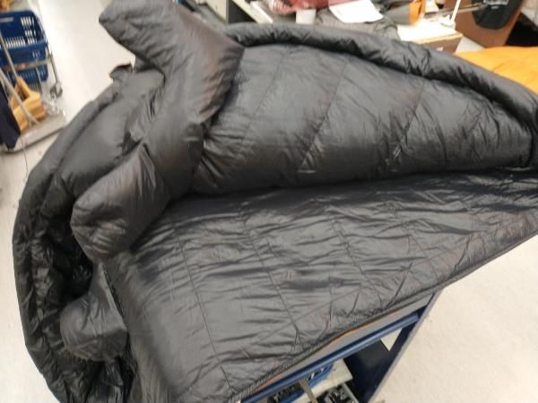 ダウンシュラフ ISUKA AIR700 SLゴールド/ 中古品 - メルカリ ダウンシュラフ ISUKA AIR700 SLゴールド/ 中古品 - メルカリ