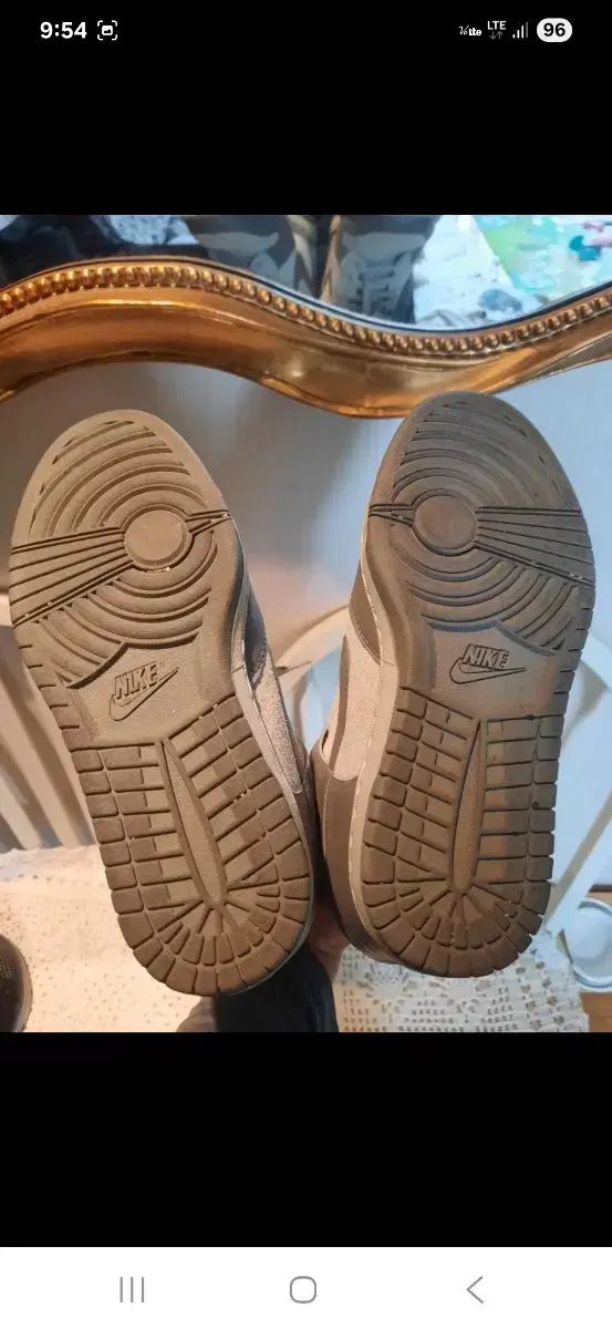 人気アイテムが再入荷！ 新製品グレード 正規品 ナイキ ダンク ハイ スニーカー 240mm