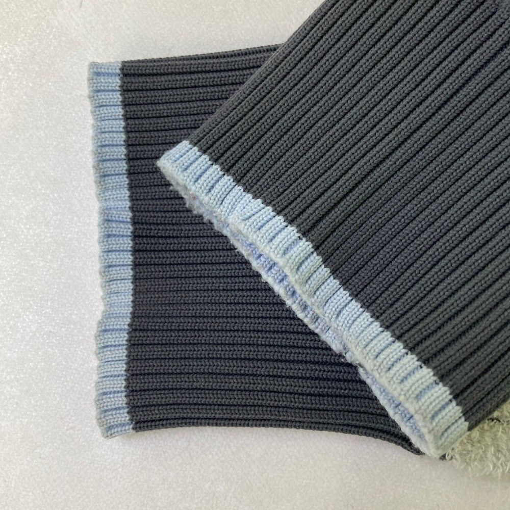 Munsing wear グレー ロゴ刺繍 セーター Munsing wear グレー ロゴ刺繍 セーター（防風ハーフジップ