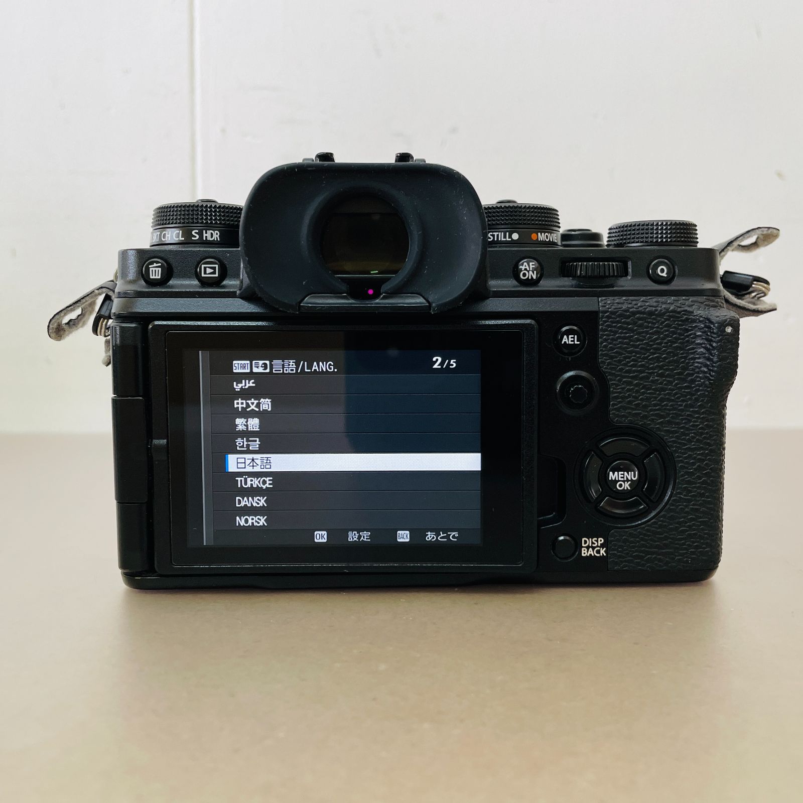 FUJIFILM X-T4 ボディ ブラック シャッター回数5,587枚 付属品完備