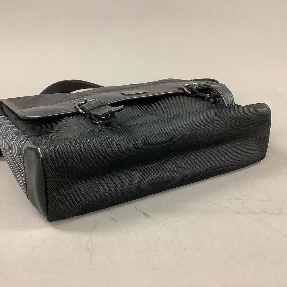 ブラックレーベルクレストブリッジクロスボディバッグ新品未使用ネイビー エンボスチェックミニクロスボディバッグ （ショルダーバッグ）｜BLUE