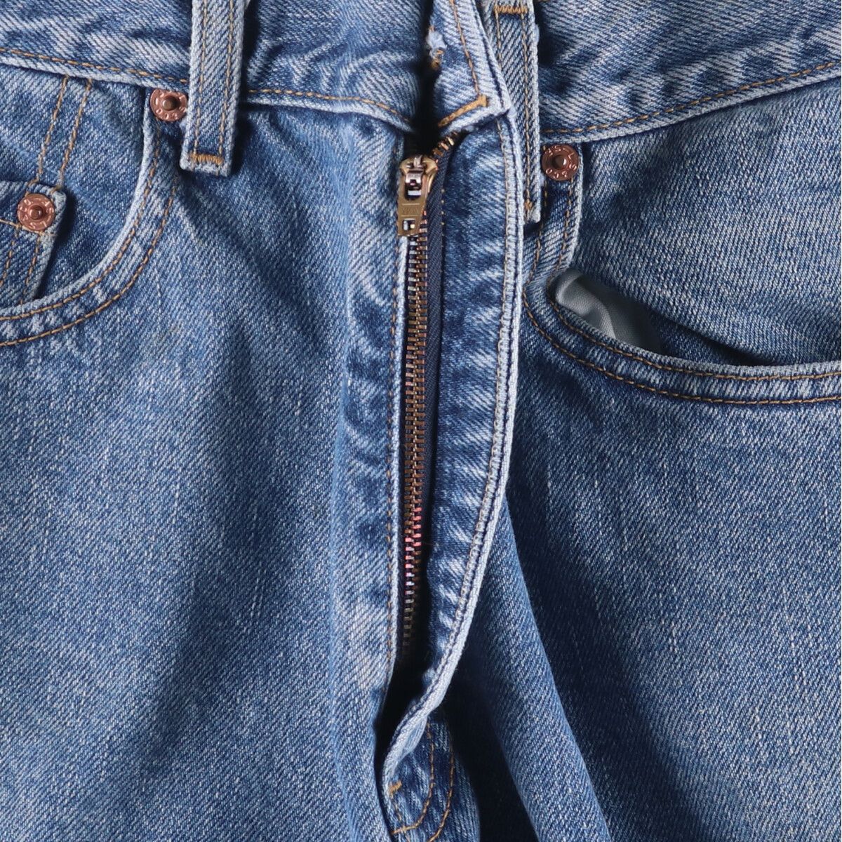テーパードデニムパンツ