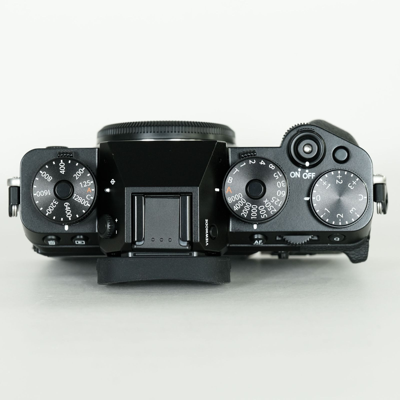 美品 フジフィルム FUJIFILM X-T5ボディ 社外バッテリー&充電器付 極美品｜シャッター数1,455回｜バッテリー2個・デュアル
