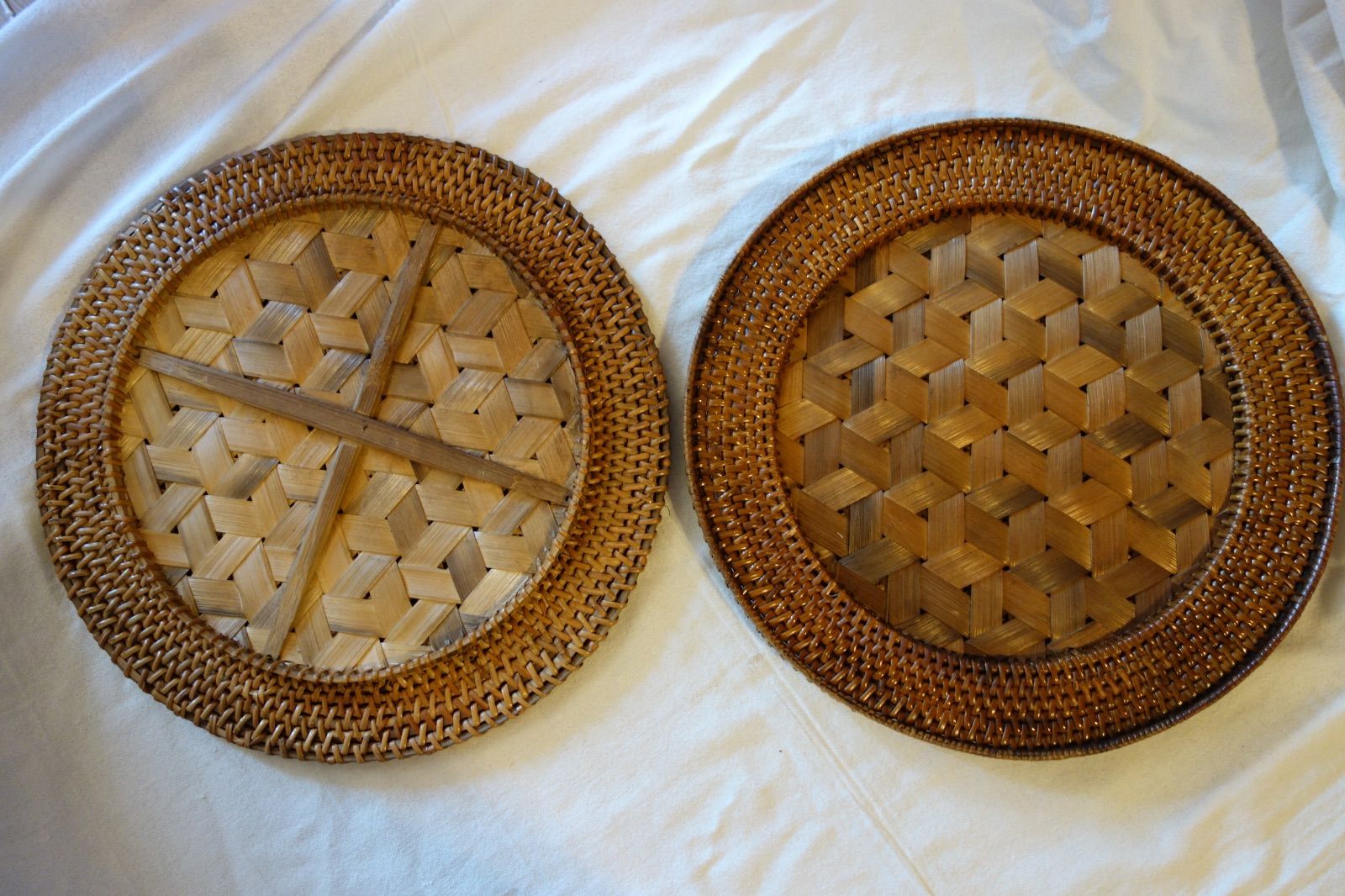 ベトナム少数民族の伝統ラタントレイ タイ族|ベトナム山岳民族|籐と竹のおぼん|カントークテーブル|ラタンテーブル|ベトナム手仕事