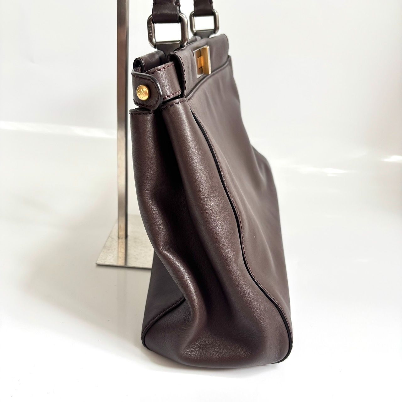 マロン.極美品未使用品!✨【FENDI】ピーカブー ミディアムバッグ フェンディのタイムレスな名品バッグ「ピーカブー」の新バージョン