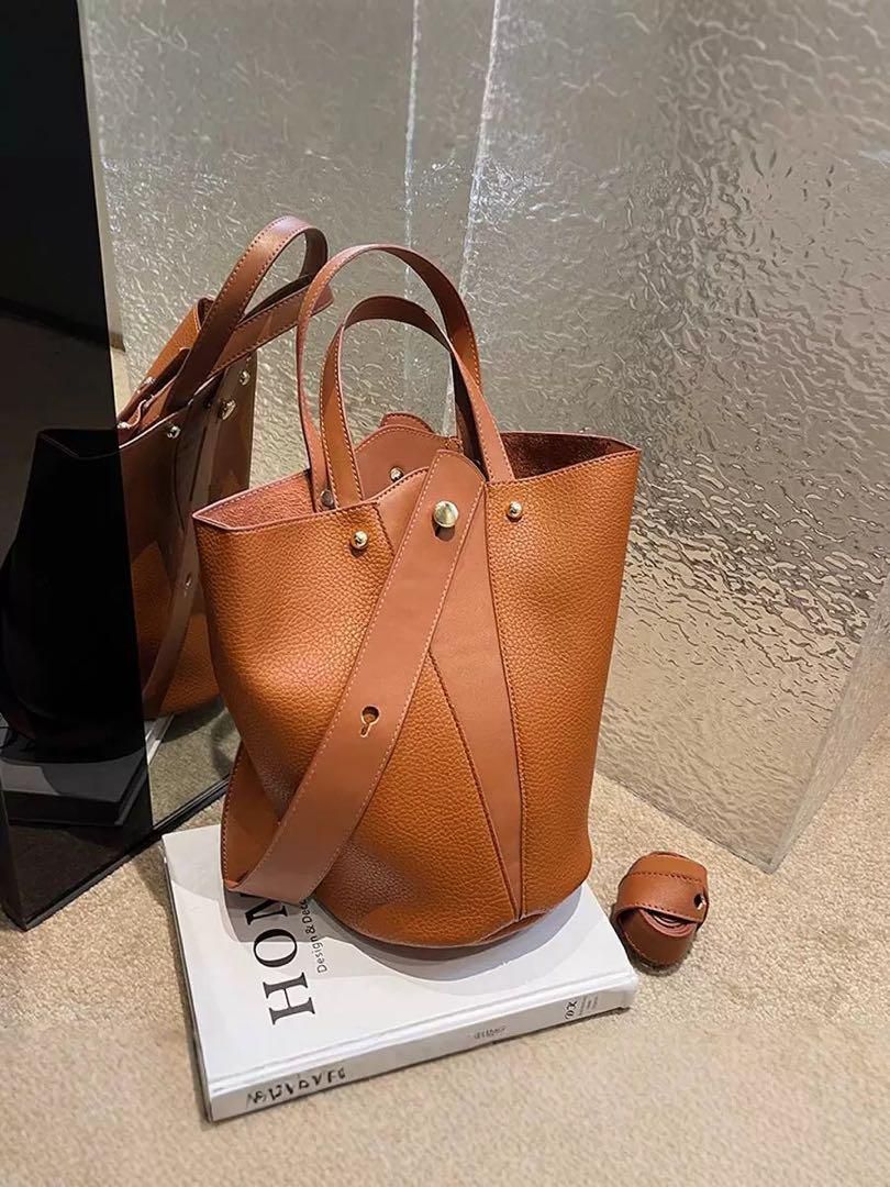 大人可愛い上品ハンドバッグ?ショルダー＆ポーチ付き　オシャレ