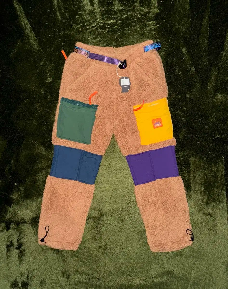 M BRAIN DEAD マルチ ポケット ディテール フリース ランナー パンツ ブラウン