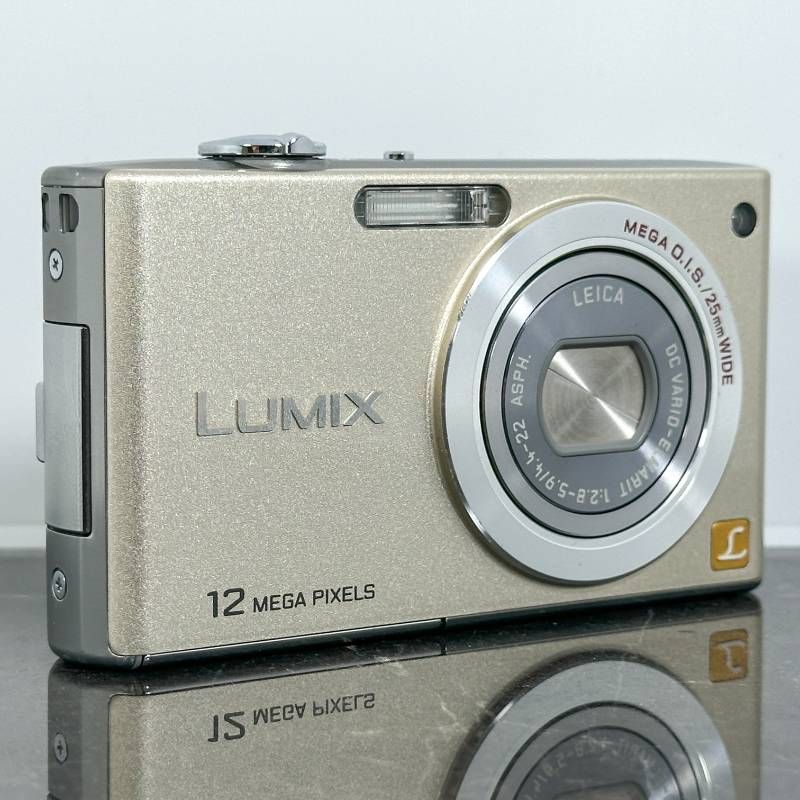 Panasonic LUMIX DMC-FX40 ゴールド - メルカリ