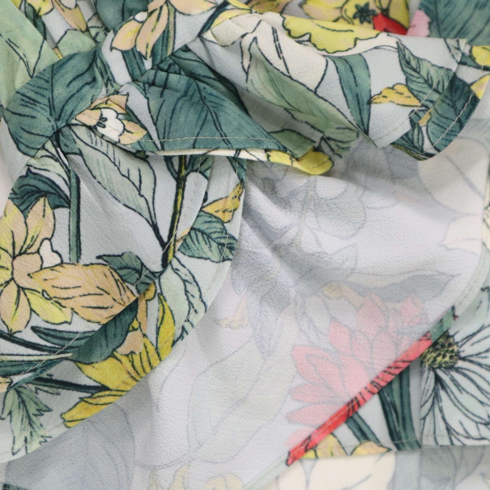 ZARAザラ長袖ブラウス 芸術的な絵画のような大変色鮮やかな花柄が大変エレガント SALE ZARA/ザラ/総柄/レディース/長袖/ブラウス/Lサイズ/花柄