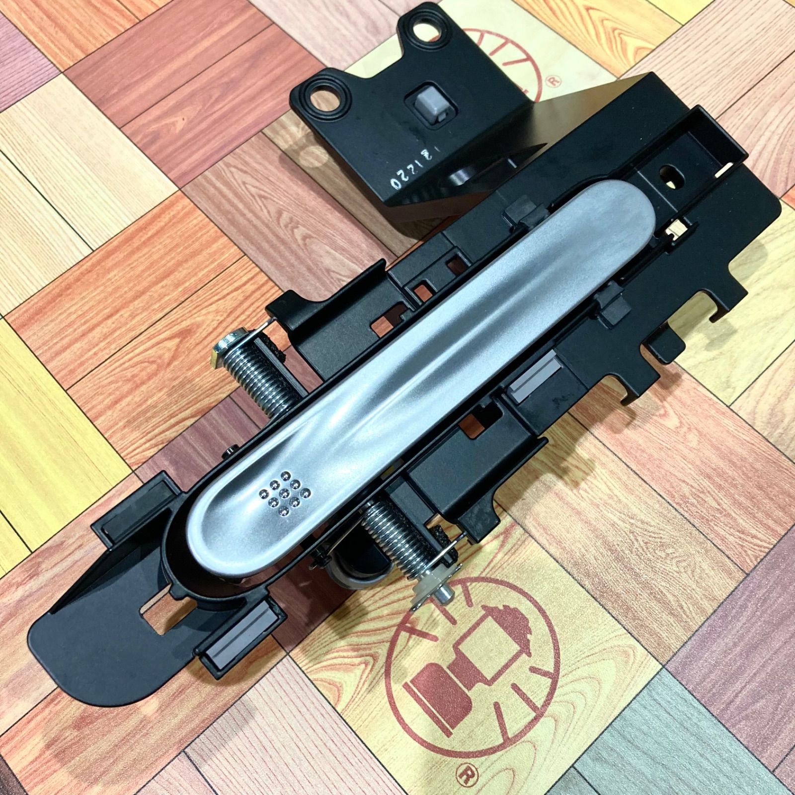 日産純正 R35 GT-R/GTR ドアノブ ドアハンドル 右 フロントドアー