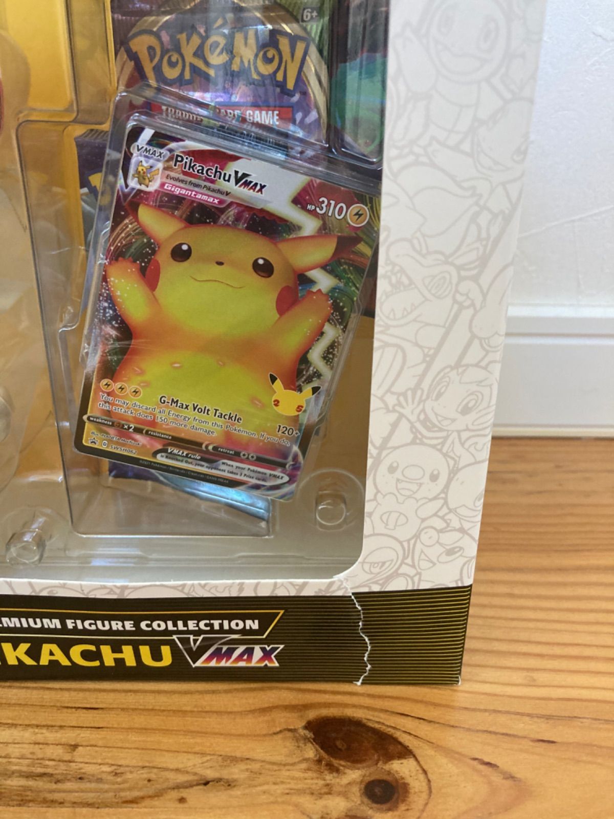 ポケモンカード　セレブレイションズ　プレミアムフィギュアコレクション　ピカチュウ セレブレーションズプレミアムフィギュアコレクション