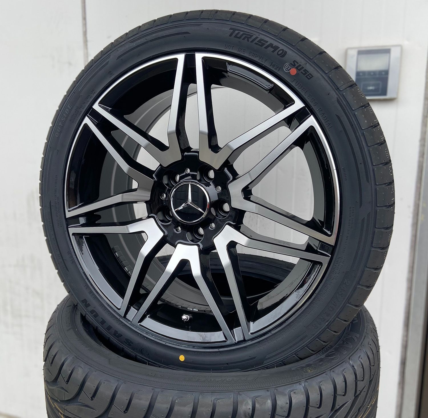 ベンツ GLAクラス C117 特選タイヤ 225/40R18 18インチ 新品 タイヤ