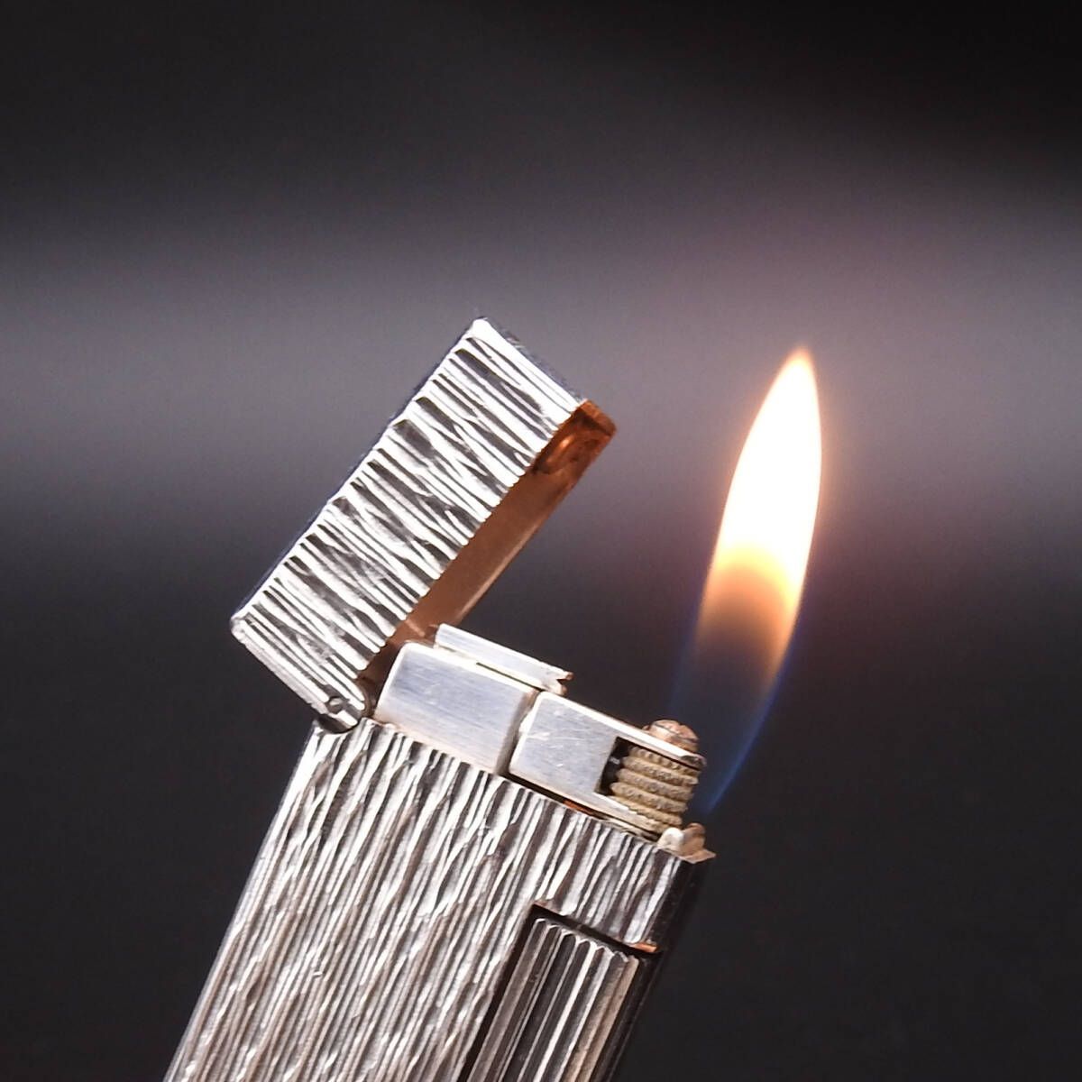 着火 済み ダンヒル dunhill ローラーガスライター dロゴ入り シルバー 彫刻模様 喫煙グッズ