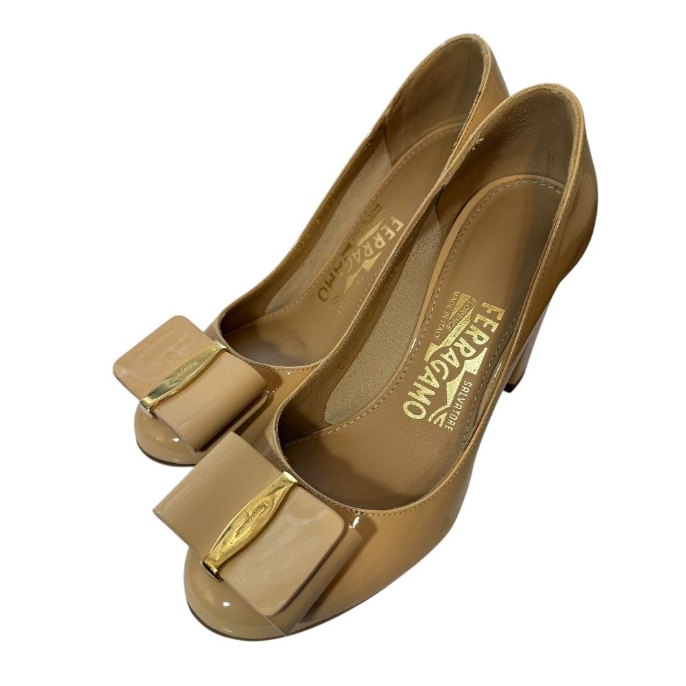 美品 Salvatore Ferragamo サルヴァトーレフェラガモ パテントレザー  