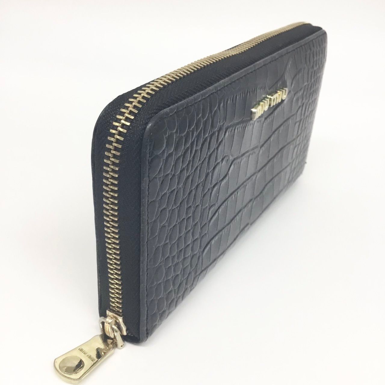 miu miu ミュウミュウ 長財布 クロコ型押し ゴールドロゴ　ラウンドジップ ミュウミュウ MIUMIU ラウンドファスナー 長財布 クロコ調 財布