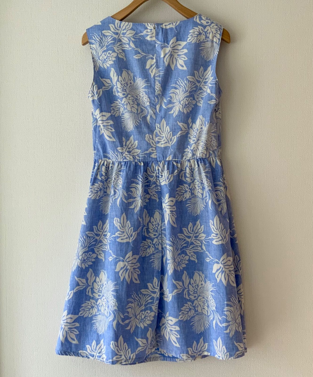 美品 SHIPSシップス ワタベウェディング ワンピース ブレッドフルーツ柄 L SHIPS シップス×ワタベウェディング】ワンピース ノースリーブ