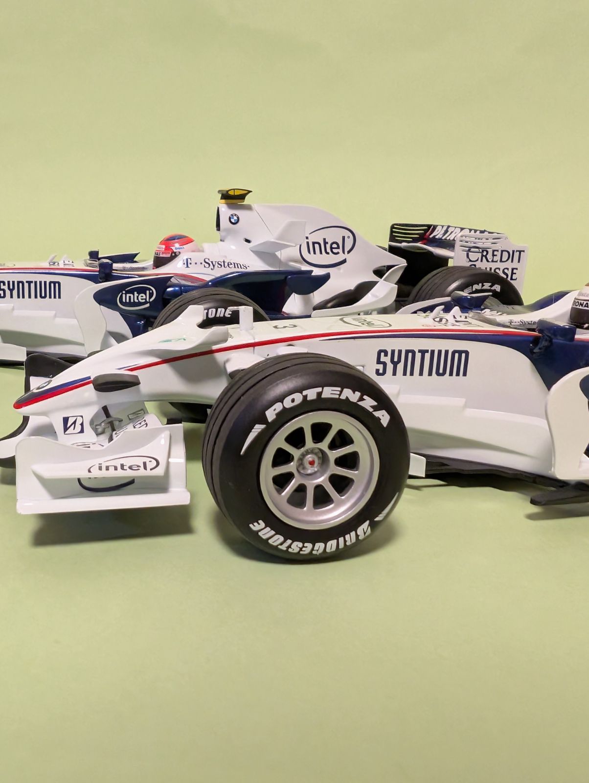 1/18 2台セット ミニチャンプス BMWザウバー F1．08 - メルカリ
