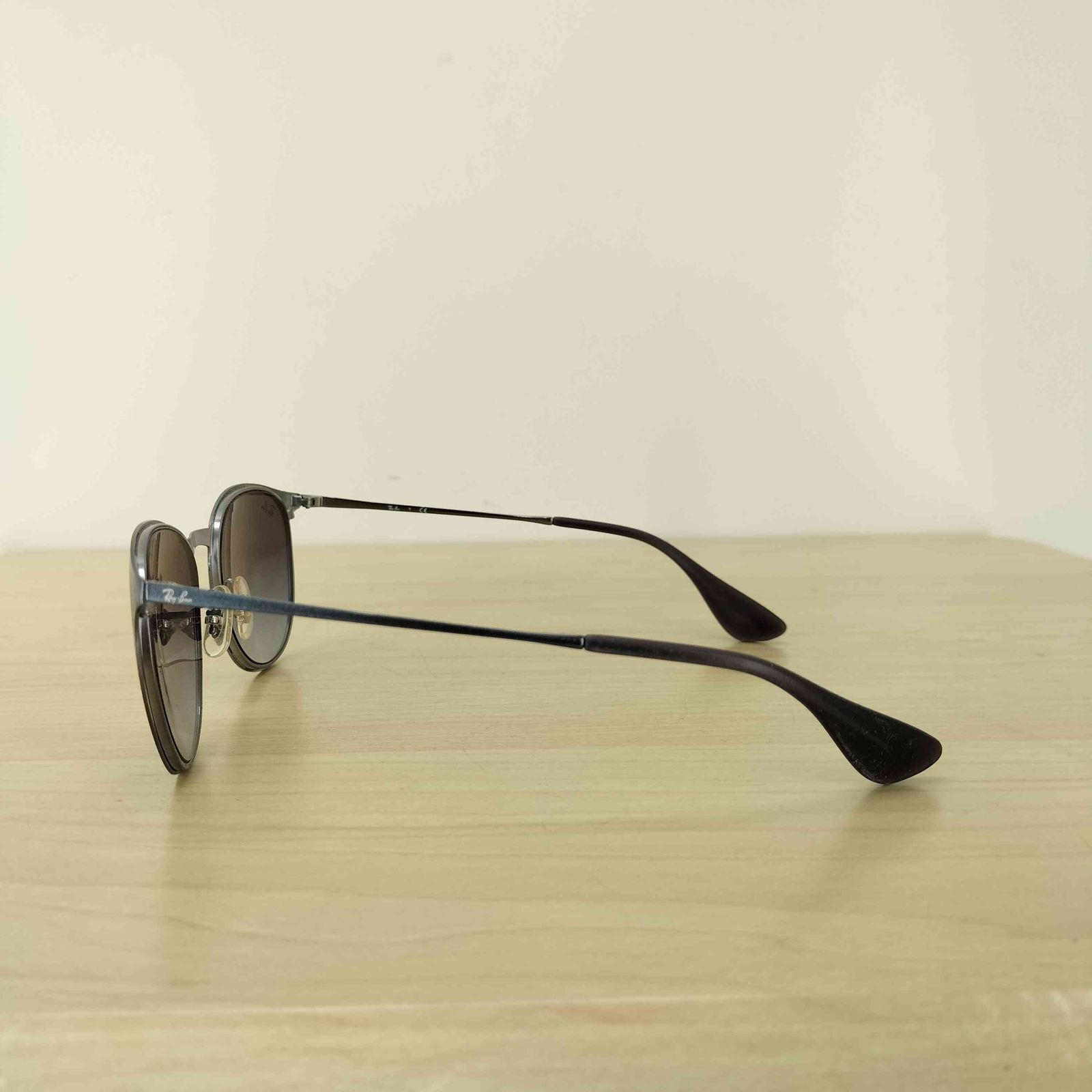 Ray-Ban